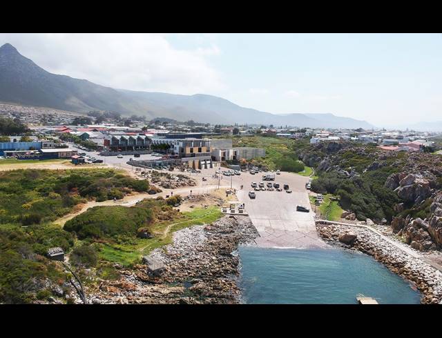 2 BEDROOM APARTMENT FOR SALE IN KLEINMOND CENTRAL